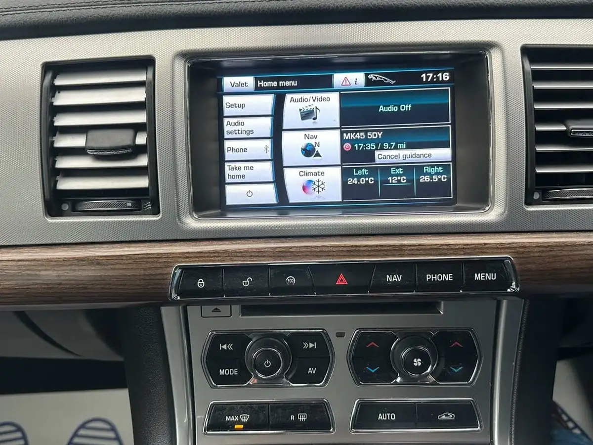 2011-jaguar-xf-22td-luxury-big-22