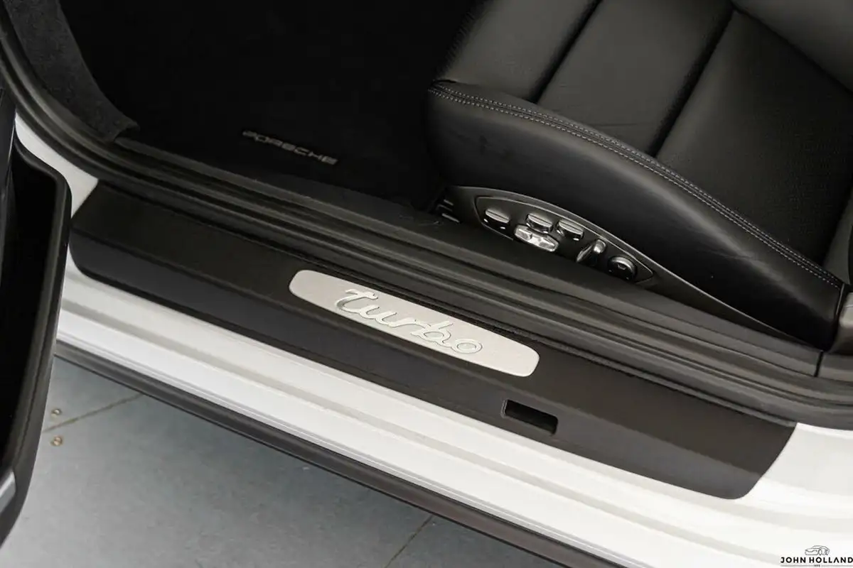 2015-porsche-911-38-turbo-coupe-big-32
