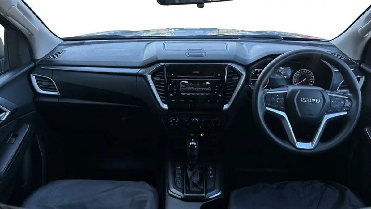 2024-isuzu-d-max-19td-dl20-double-auto-big-8