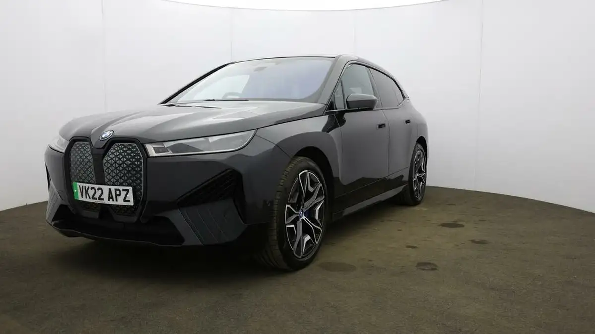 2022-bmw-ix-e-xdrive-50-m-sport-big-31