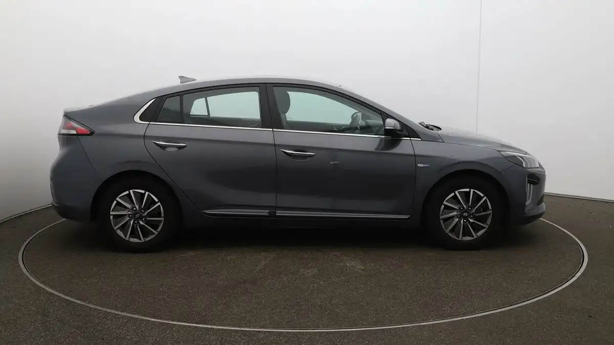 2020-hyundai-ioniq-e-premium-electric-100kw-big-40