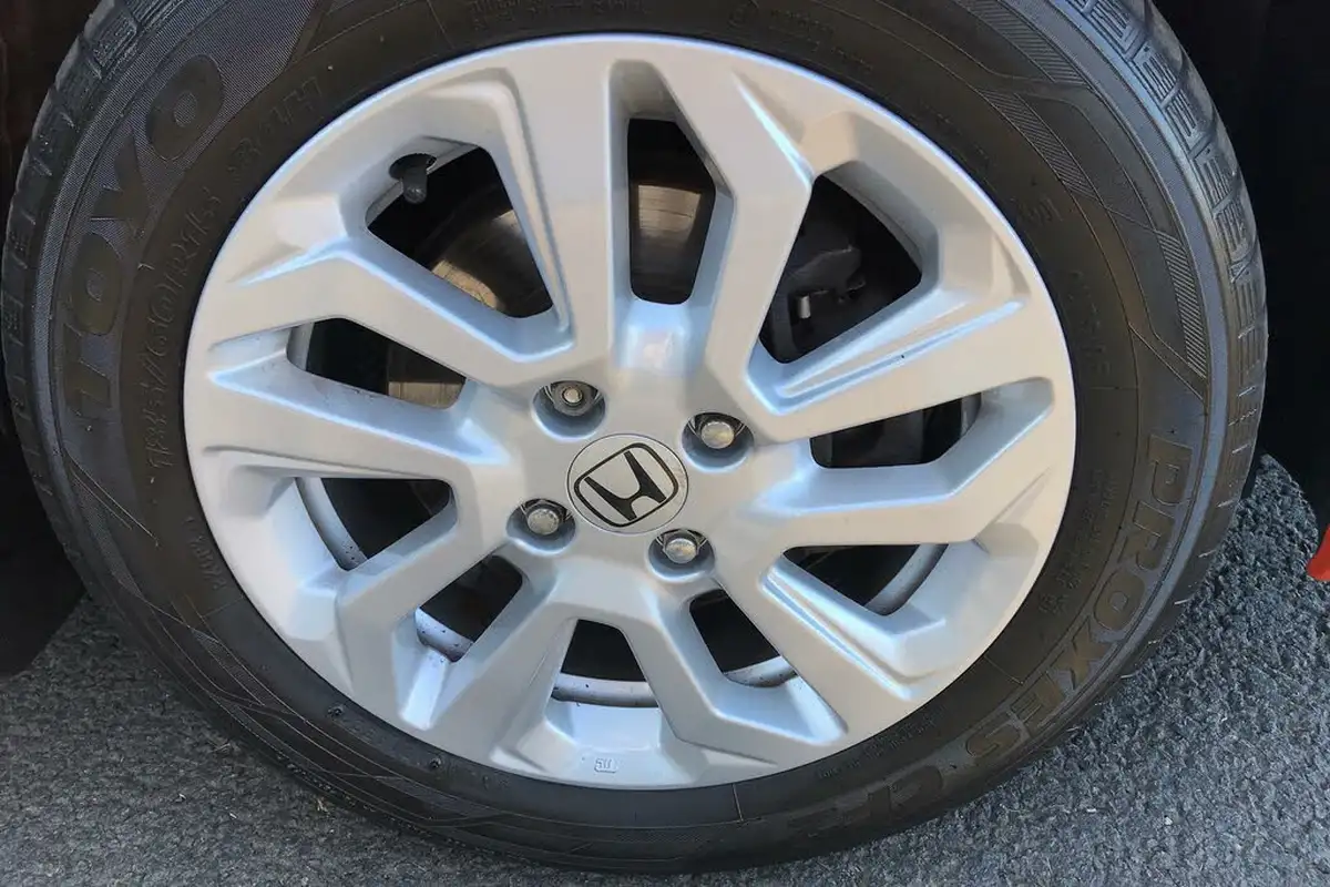 2018-honda-jazz-13-i-vtec-se-big-2