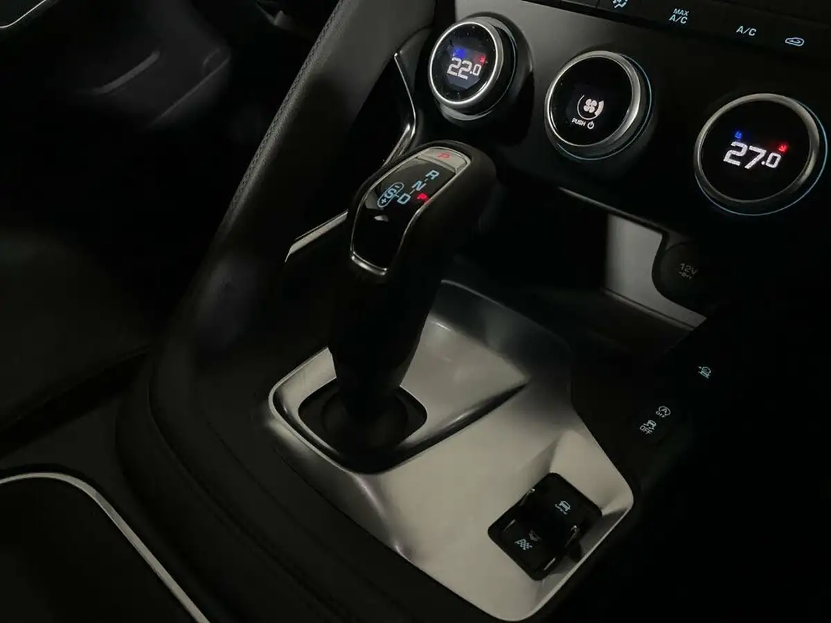 2018-jaguar-e-pace-20-i4-s-big-29
