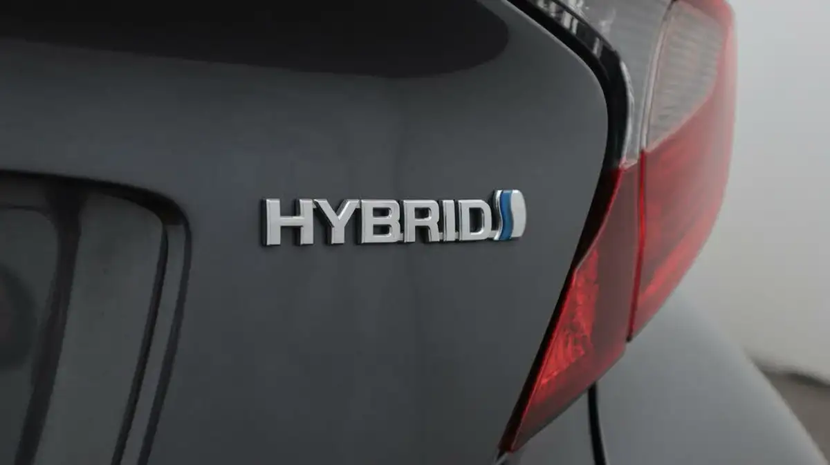 2022-toyota-c-hr-18-vvt-i-icon-big-23