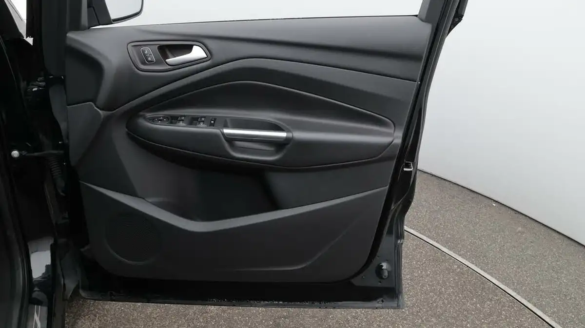 2019-ford-kuga-15t-titanium-edition-150ps-big-15