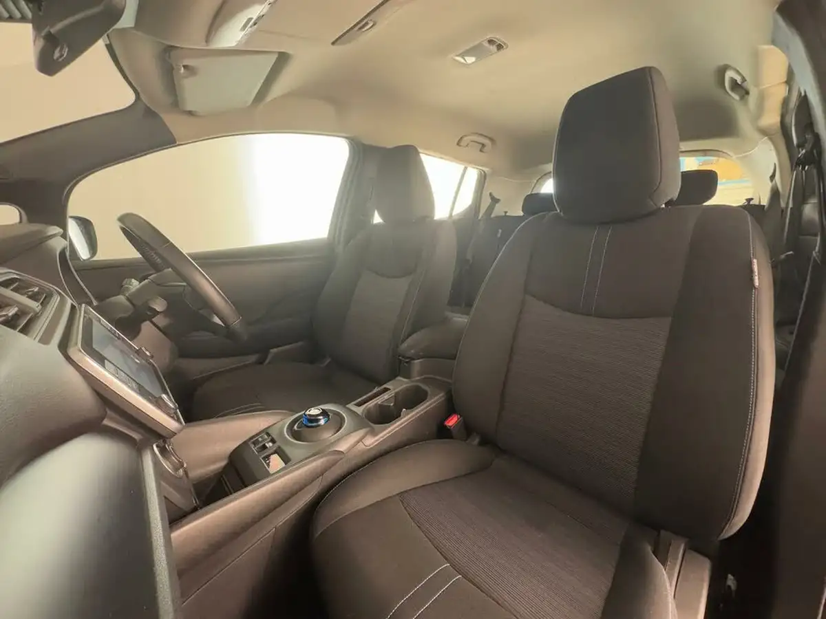2021-nissan-leaf-e-acenta-big-11