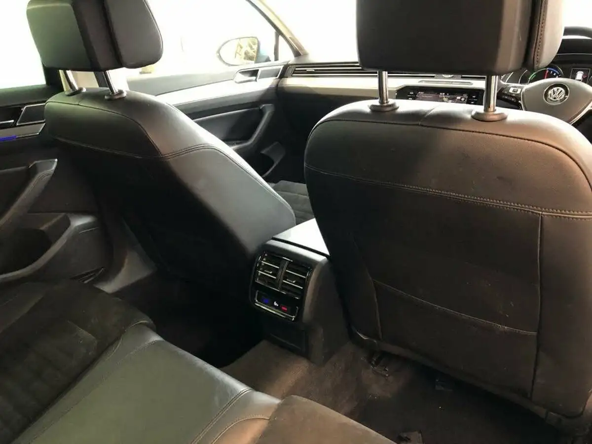 2018-volkswagen-passat-14-tsi-gte-estate-5d-big-19