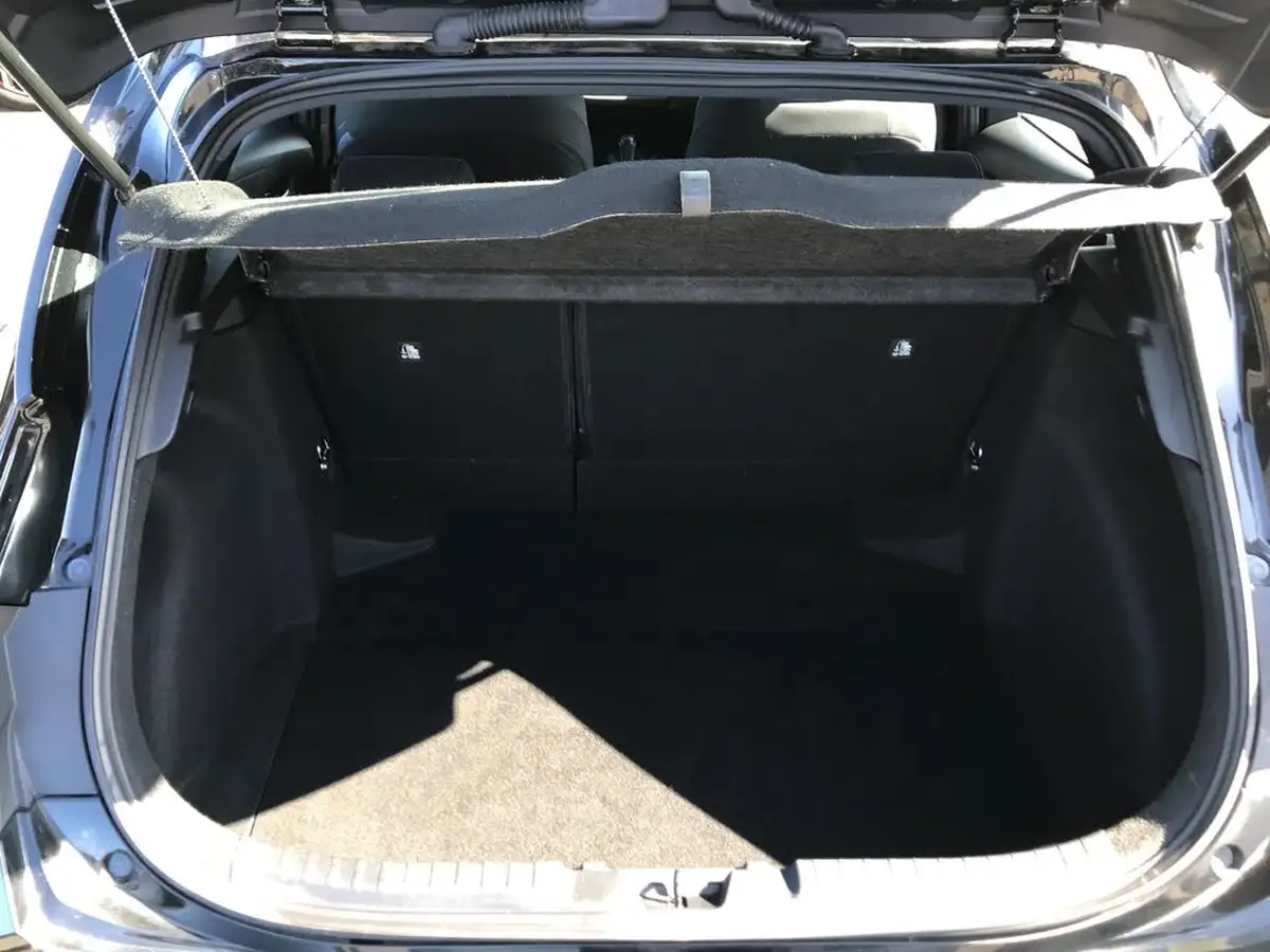 2020-toyota-corolla-18-vvt-i-icon-tech-spare-wheel-hatchback-5d-big-7