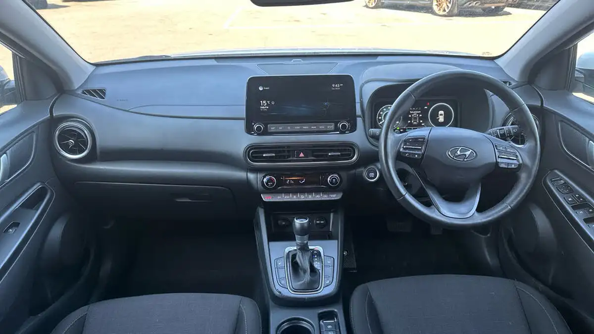 2022-hyundai-kona-16-gdi-premium-big-10