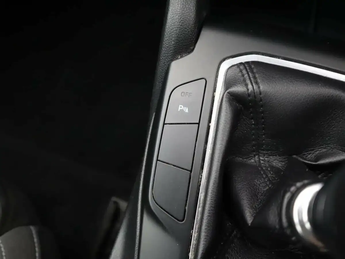 2020-ford-focus-15-zetec-120ps-hatchback-big-21