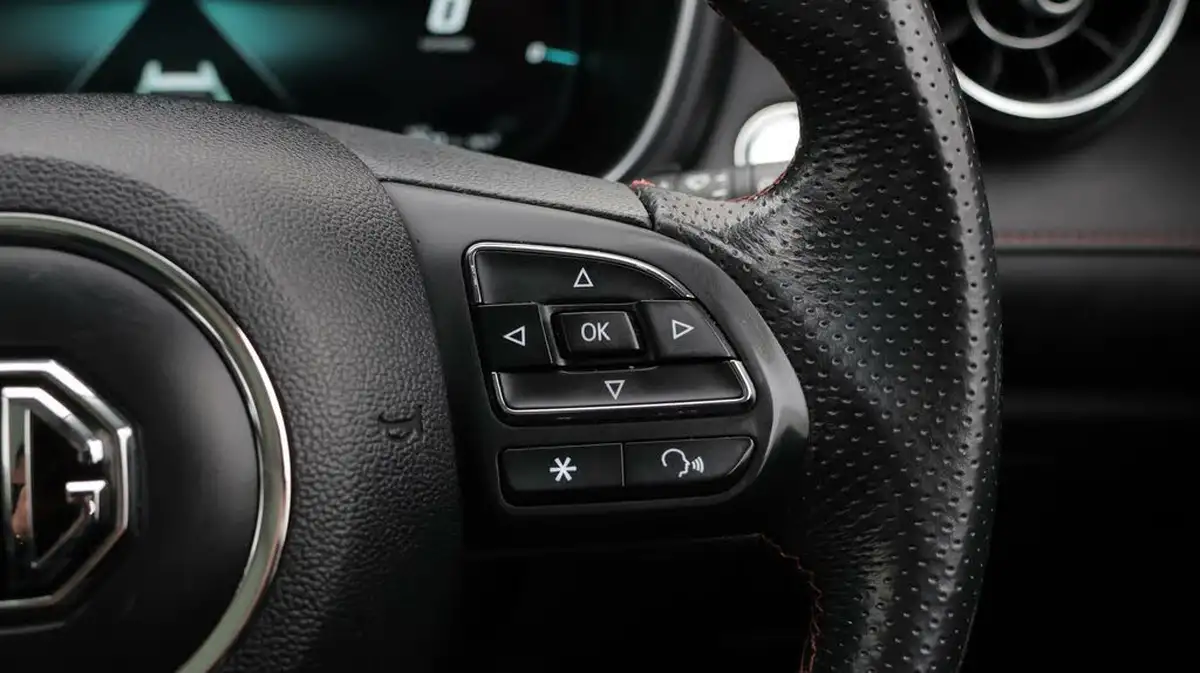 2022-mg-hs-15t-gdi-exclusive-258ps-plug-in-hybrid-auto-big-24