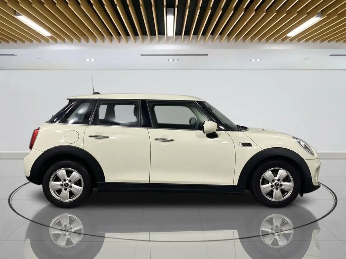 2019-mini-cooper-15-cooper-classic-hatchback-5d-big-8