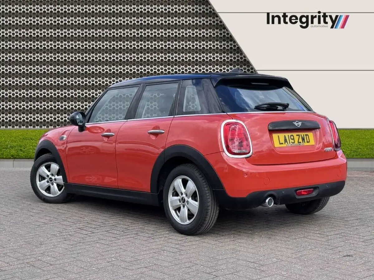 2019-mini-cooper-15-cooper-classic-hatchback-5d-big-9