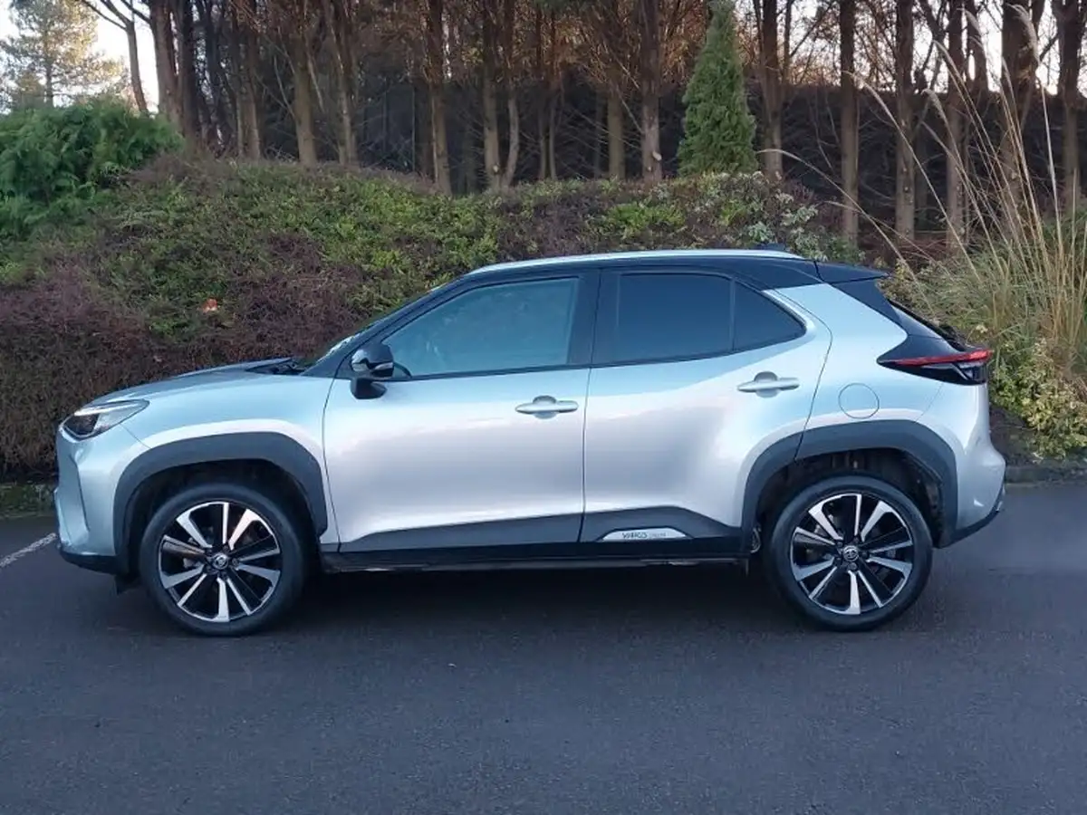 2022-toyota-yaris-cross-15-vvt-i-premiere-edition-big-3