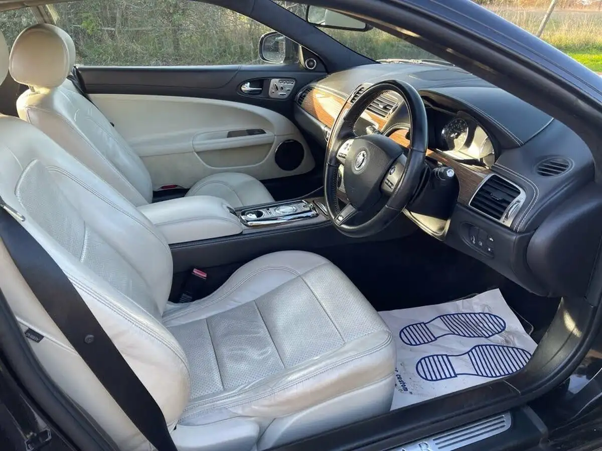 2009-jaguar-xkr-50-coupe-big-18