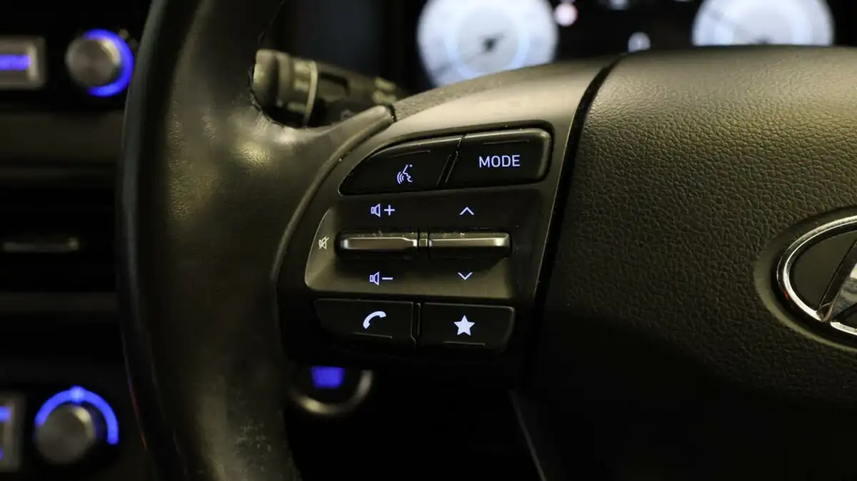 2022-hyundai-kona-e-premium-204ps-64kwh-7kw-obc-big-21
