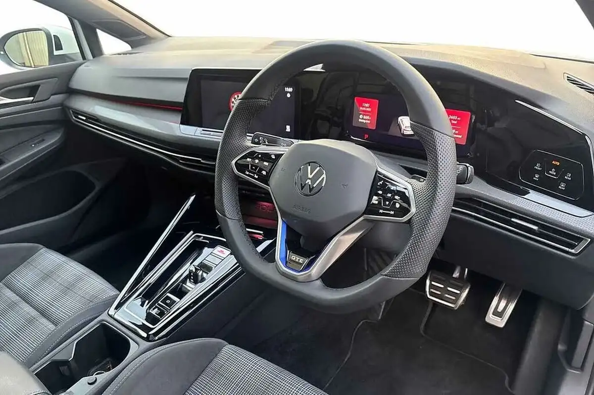 2024-volkswagen-golf-14-tsi-gte-big-5