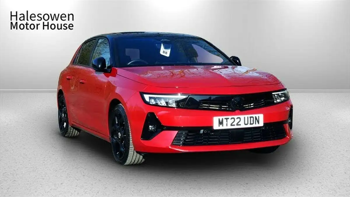 2022-vauxhall-astra-16-gs-line-hatchback-big-0