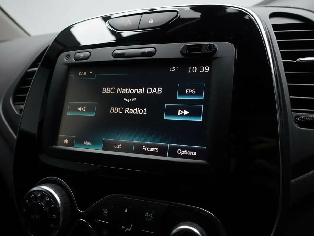 2017-renault-captur-09-tce-dynamique-nav-big-16