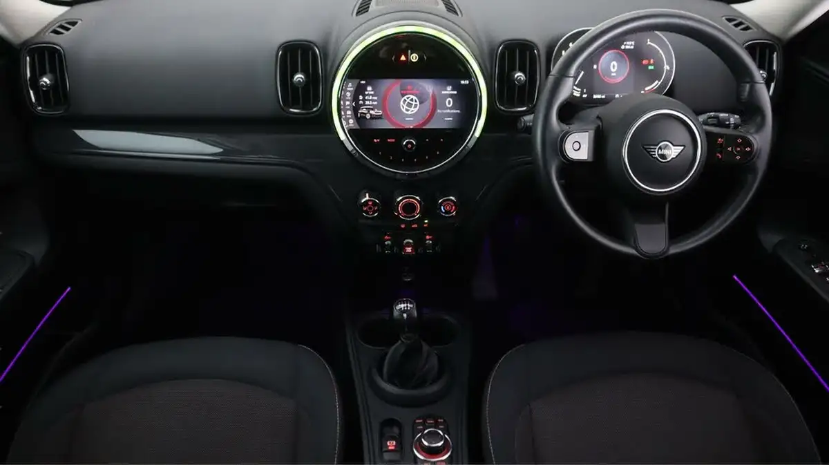 2021-mini-countryman-15-cooper-classic-big-11
