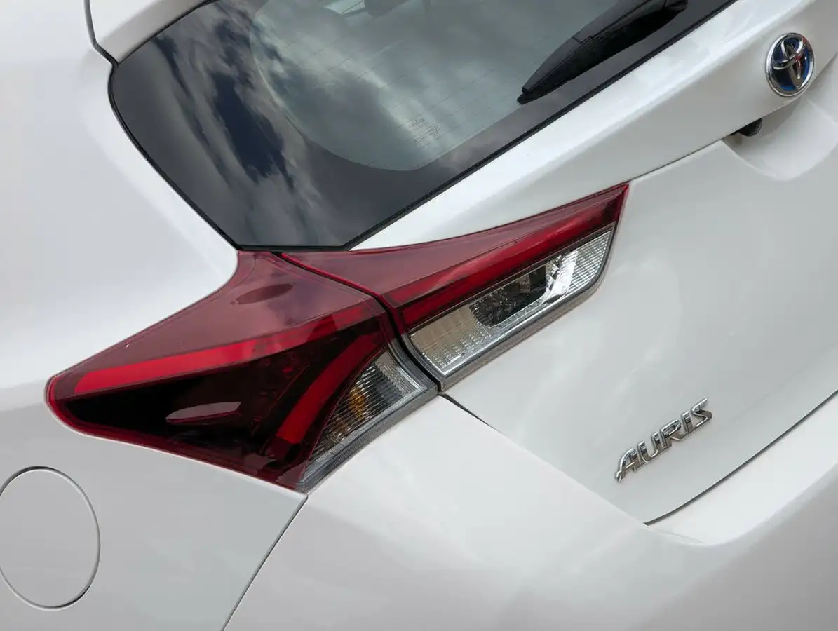 2017-toyota-auris-18-vvt-i-hsd-business-edition-tss-hatchback-big-35
