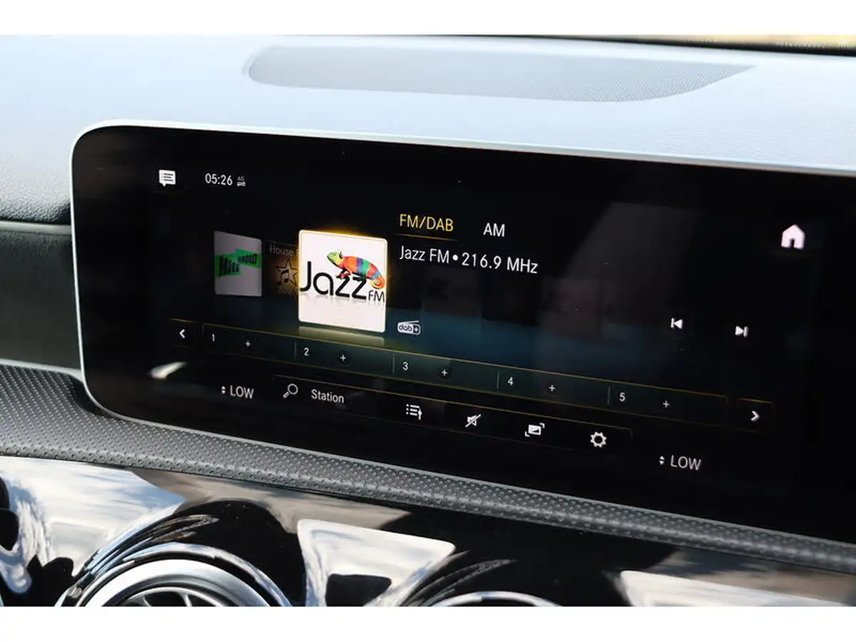 2019-mercedes-benz-a-class-13-a200-amg-line-premium-saloon-4d-7g-dct-big-6