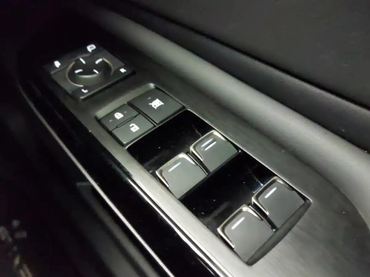 2021-lexus-es-300h-25-es-215bhp-big-17