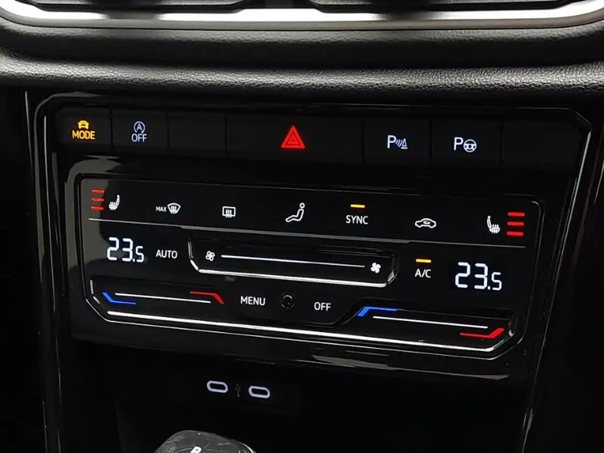 2024-volkswagen-t-roc-15-tsi-r-line-hatchback-5d-dsg-big-15