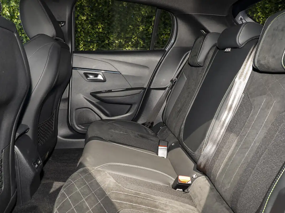 2022-peugeot-208-e-gt-premium-big-5