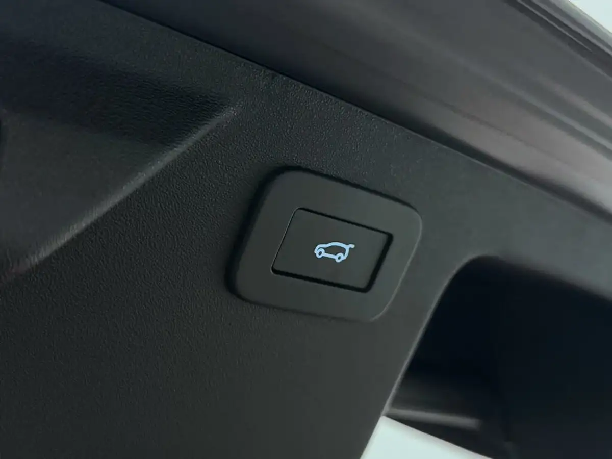 2024-land-rover-discovery-sport-15-p300e-dynamic-se-big-11
