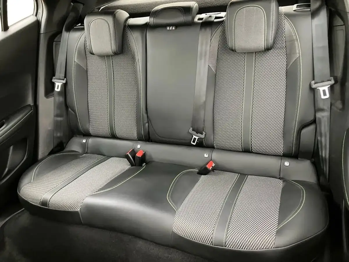 2024-peugeot-2008-suv-e-gt-136ps-50kwh-big-19