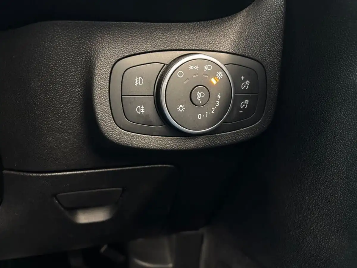 2019-ford-fiesta-10t-st-line-100ps-5d-big-19