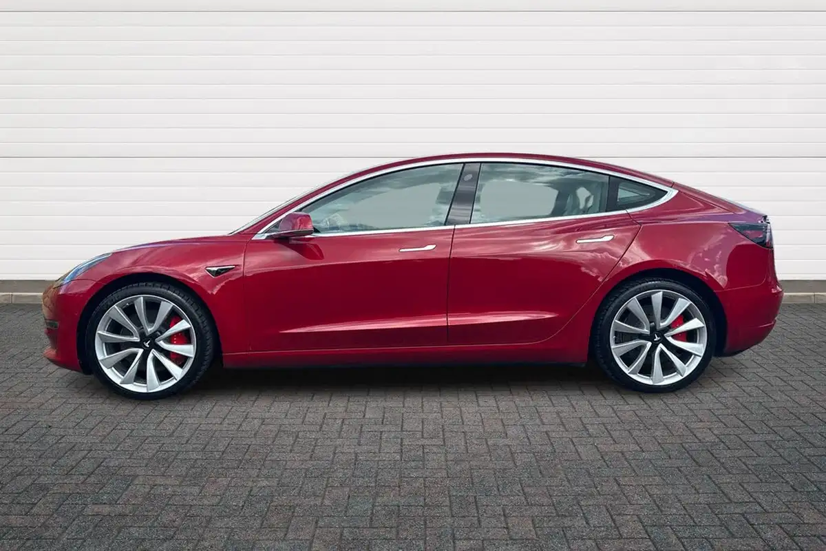 2019-tesla-model-3-e-4x4-performance-pack-big-13