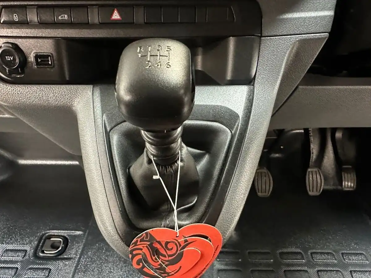 2019-peugeot-expert-20-bluehdi-professional-standard-1400-20-bluehdi-eu6dt-crew-big-19