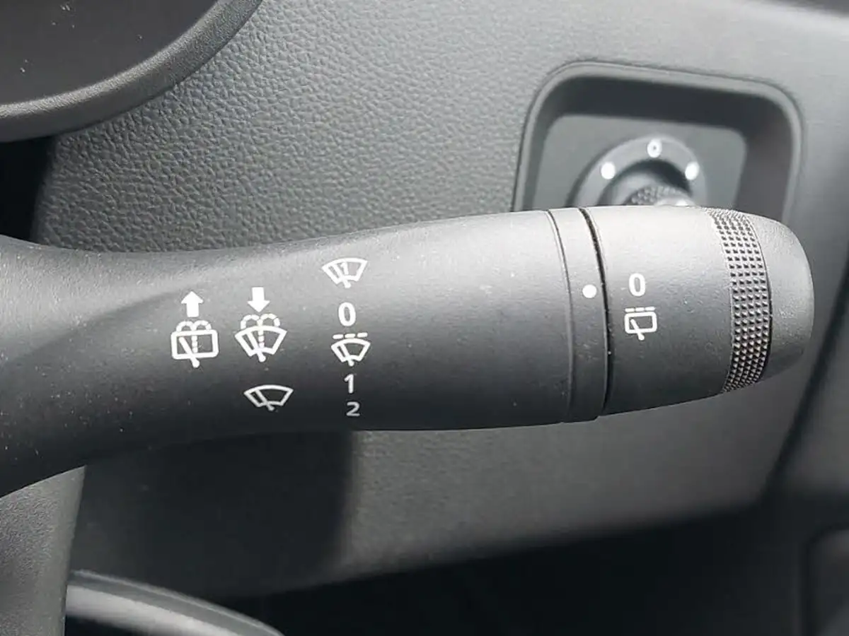 2022-dacia-duster-10-tce-comfort-90hpeu6d-4x2-window-van-big-17