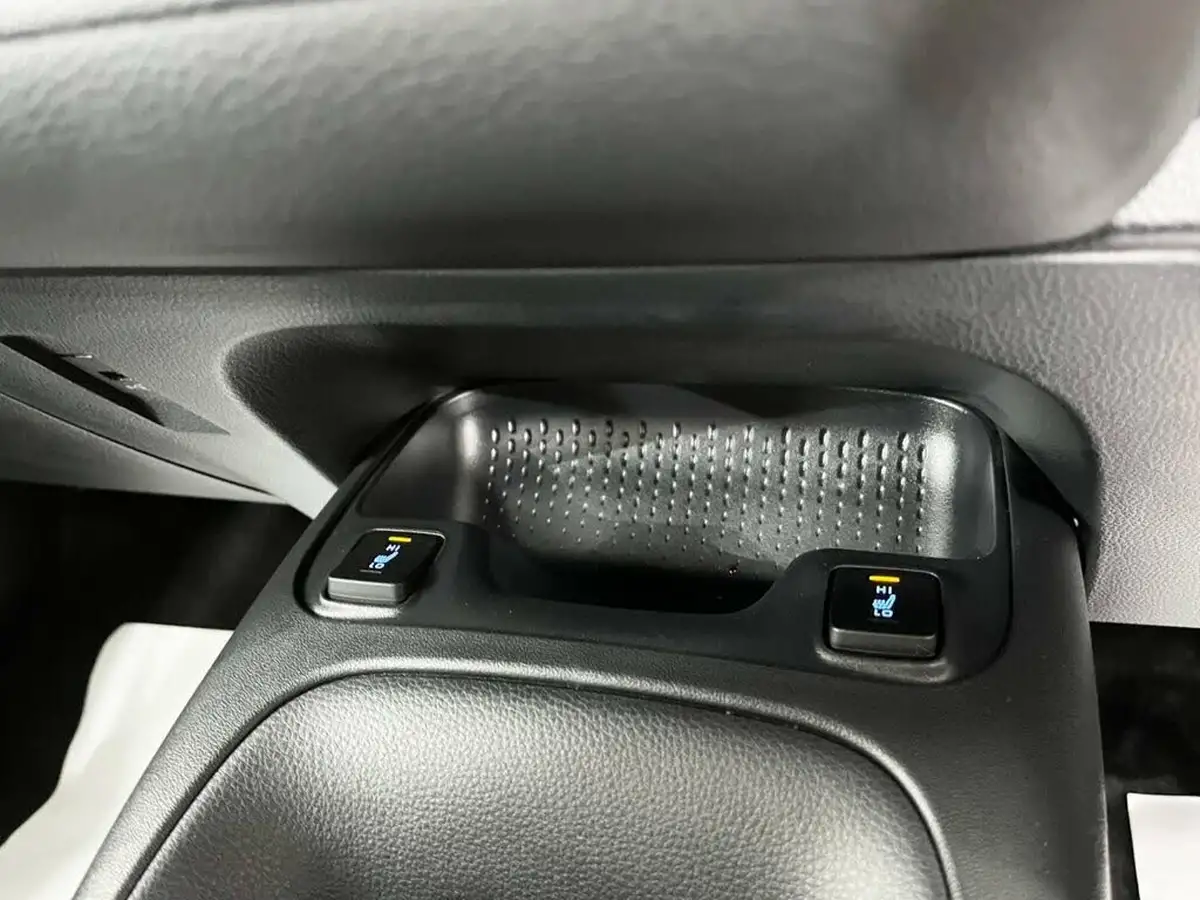 2021-toyota-corolla-18-vvt-i-icon-tech-spare-wheel-touring-sports-5d-big-25