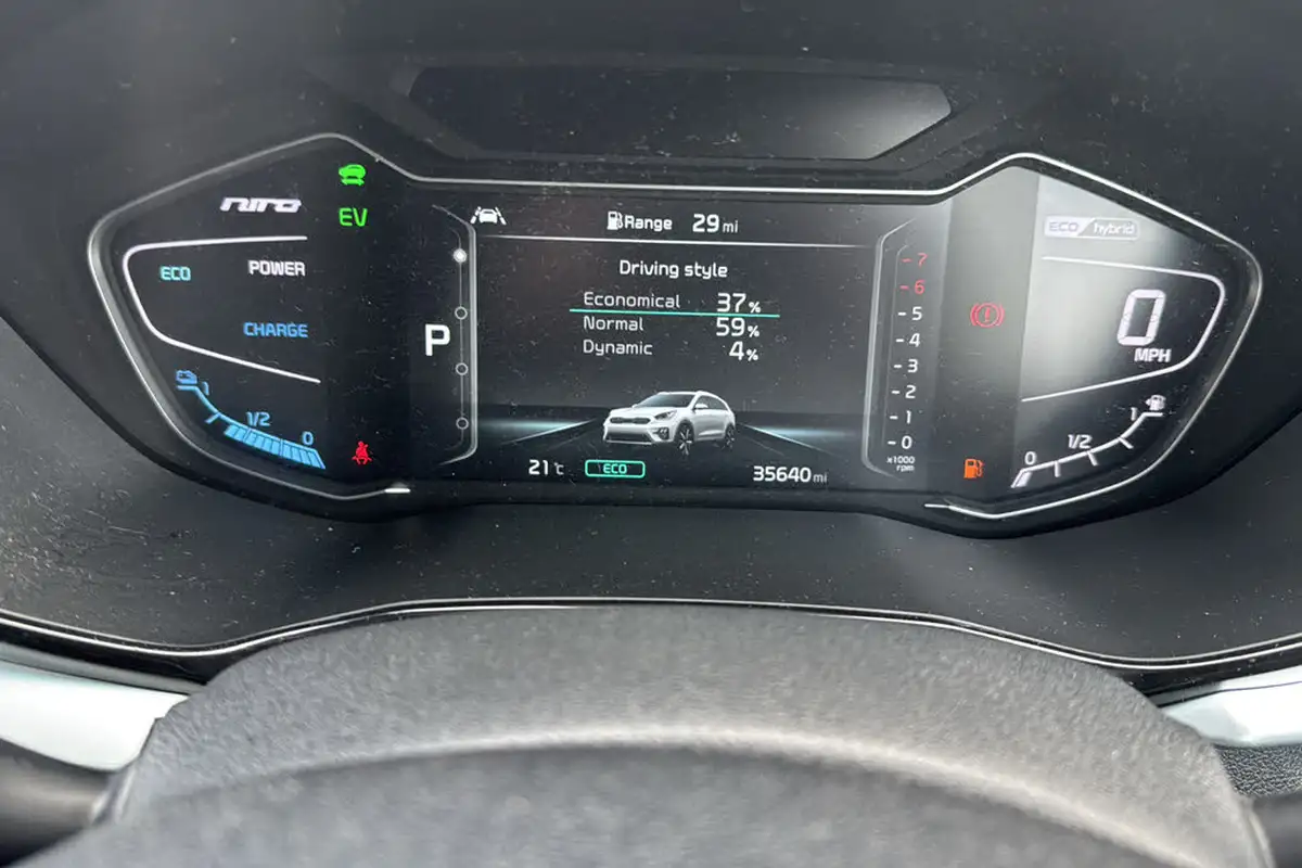 2022-kia-niro-16-gdi-3-156kwh-big-13