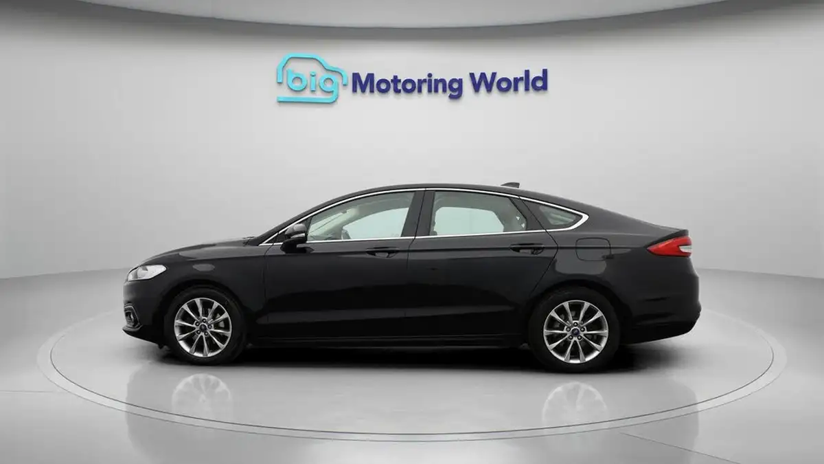 2021-ford-mondeo-20tdci-zetec-edition-hatchback-auto-big-4