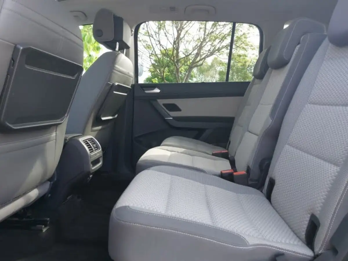 2022-volkswagen-touran-15-tsi-se-family-big-5