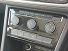 2022-volkswagen-touran-15-tsi-se-family-small-16