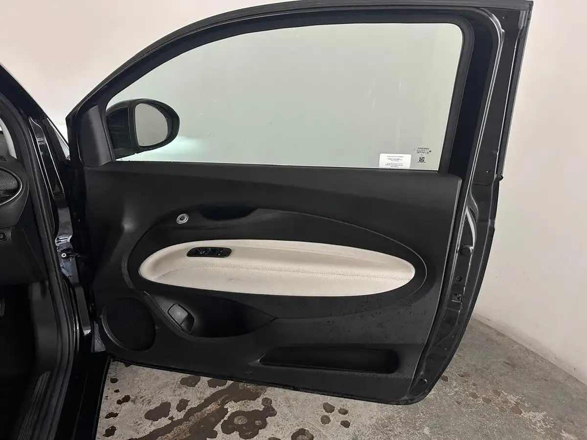 2022-fiat-500-e-la-prima-big-30