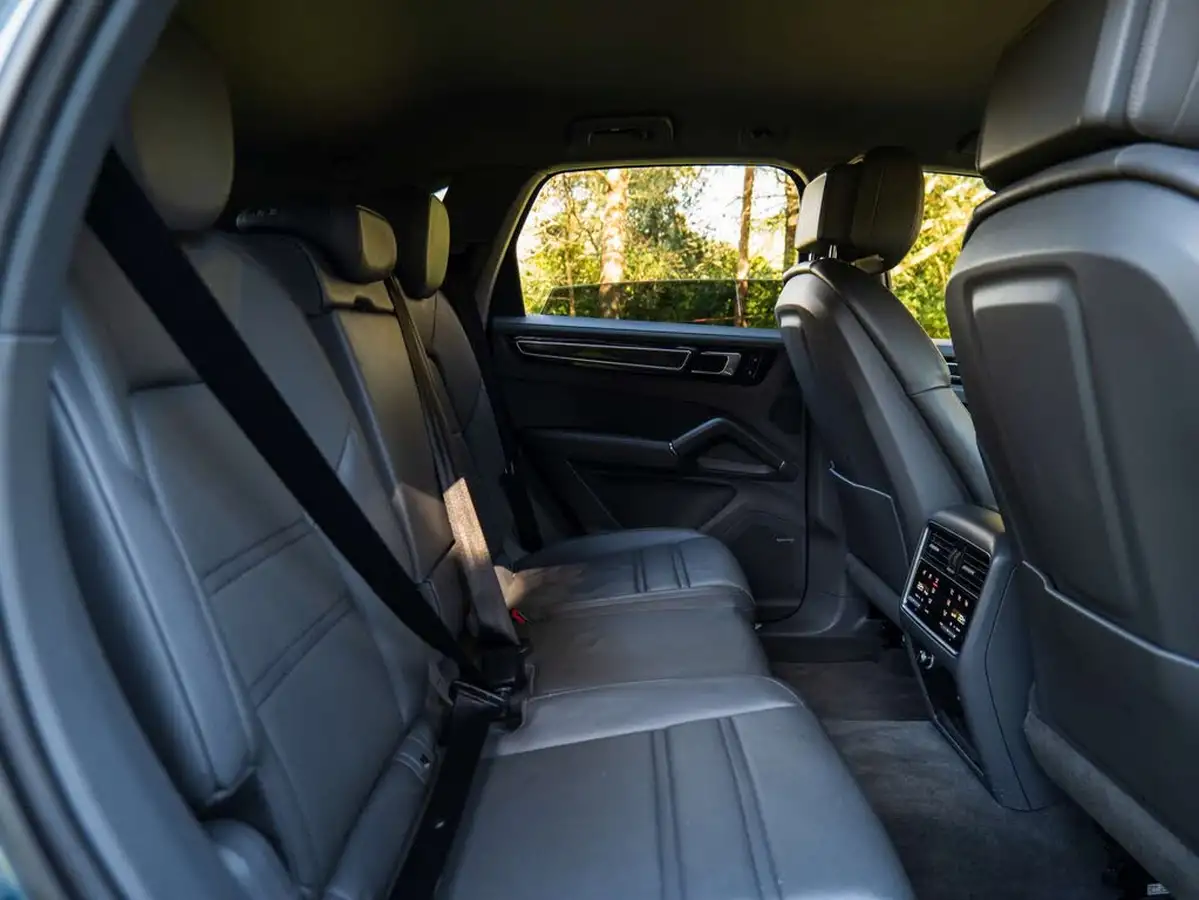 2018-porsche-cayenne-30-v6-big-16
