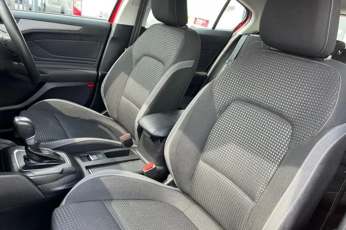 2022-ford-focus-10t-trend-hybrid-mhev-hatchback-powershift-big-18