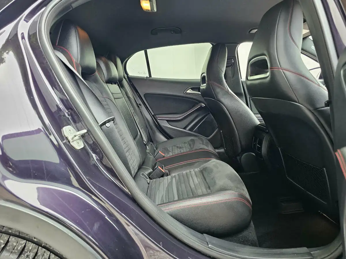 2016-mercedes-benz-gla-class-21d-gla-200d-amg-line-ss-big-5