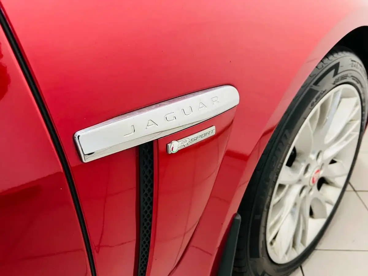 2014-jaguar-xf-22td-r-sport-200ps-saloon-4d-big-34