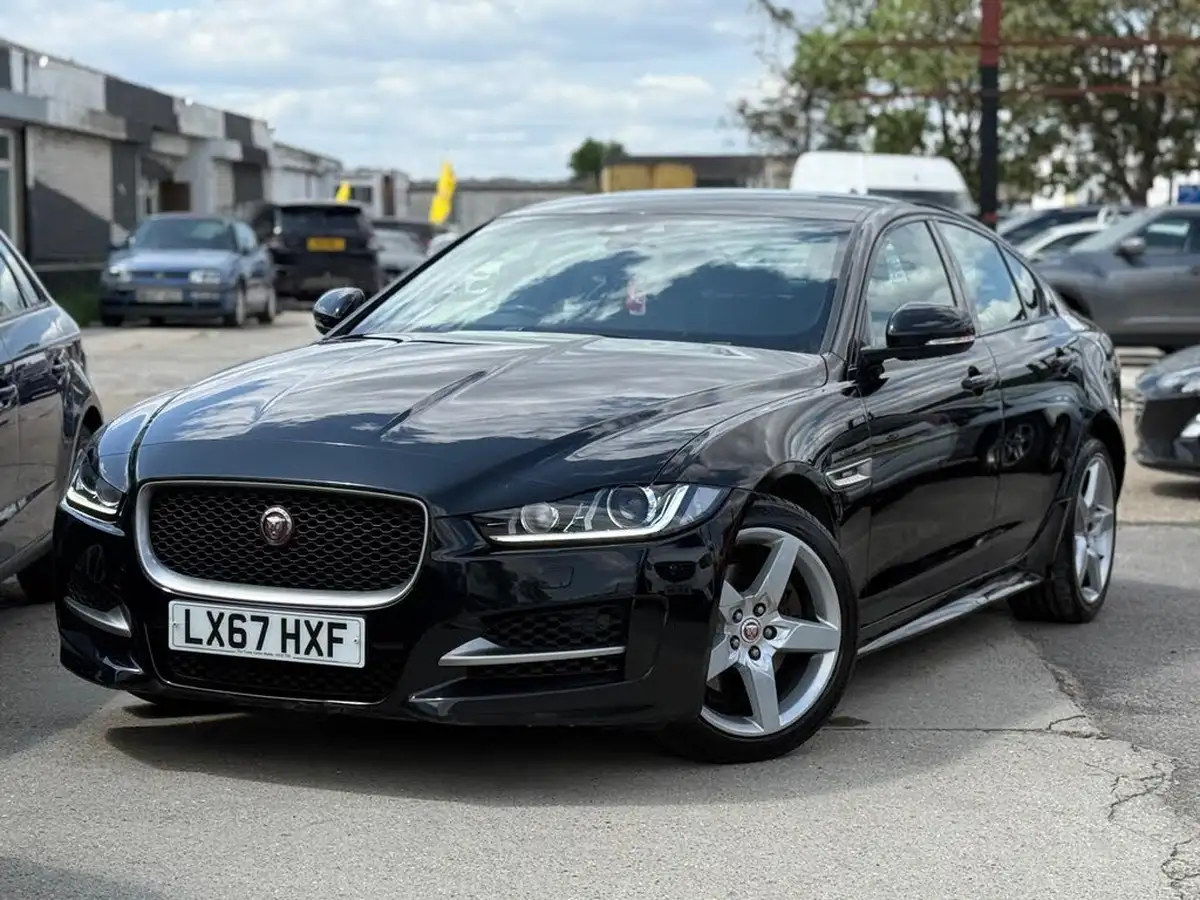 2017-jaguar-xe-20d-r-sport-180ps-ss-1999cc-auto-big-8