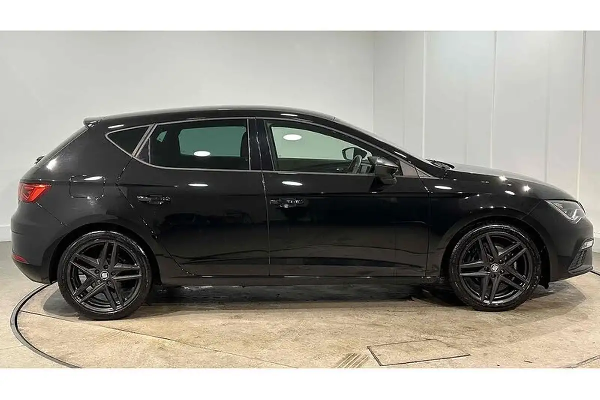 2020-seat-leon-15-tsi-evo-fr-black-edition-150ps-hatchback-dsg-big-4