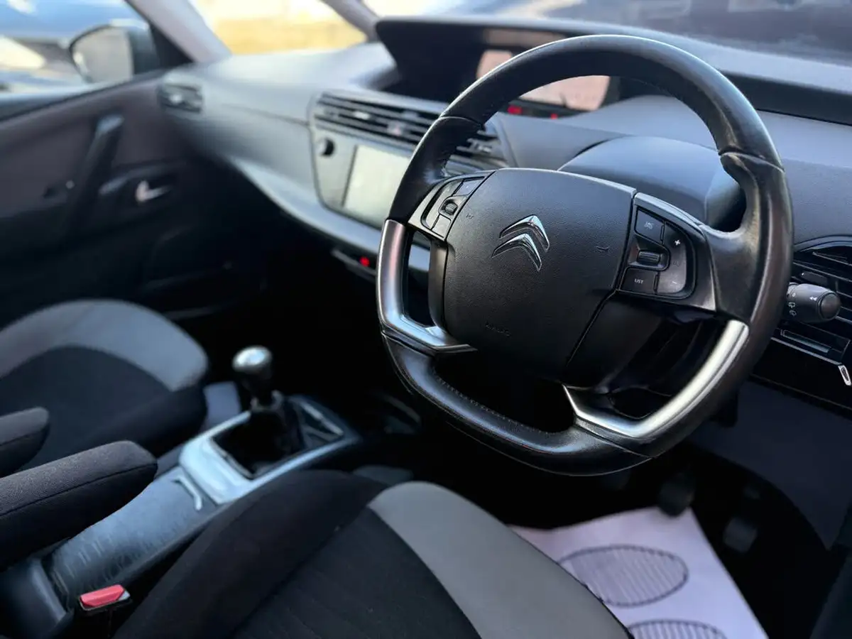 2014-citroen-grand-c4-picasso-16e-hdi-vtr-115ps-big-9