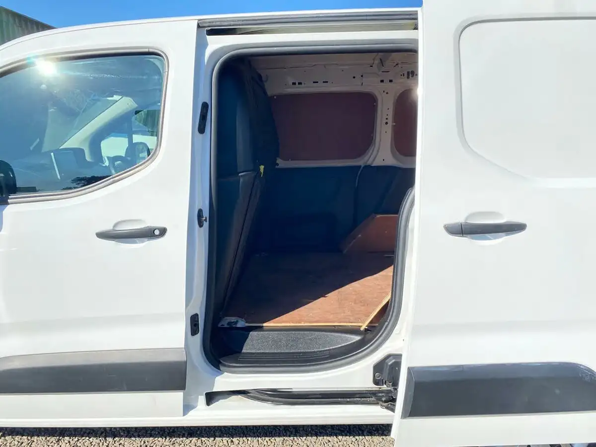 2021-peugeot-partner-15-bluehdi-1000-professional-100ps-eu6dt-panel-big-44