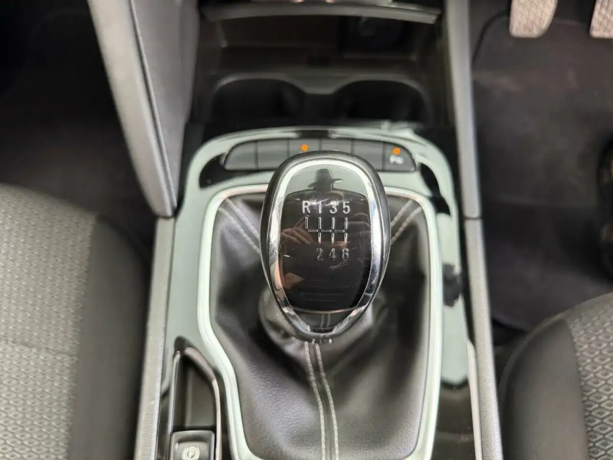 2017-vauxhall-insignia-grand-sport-16td-design-136ps-ecotec-big-38